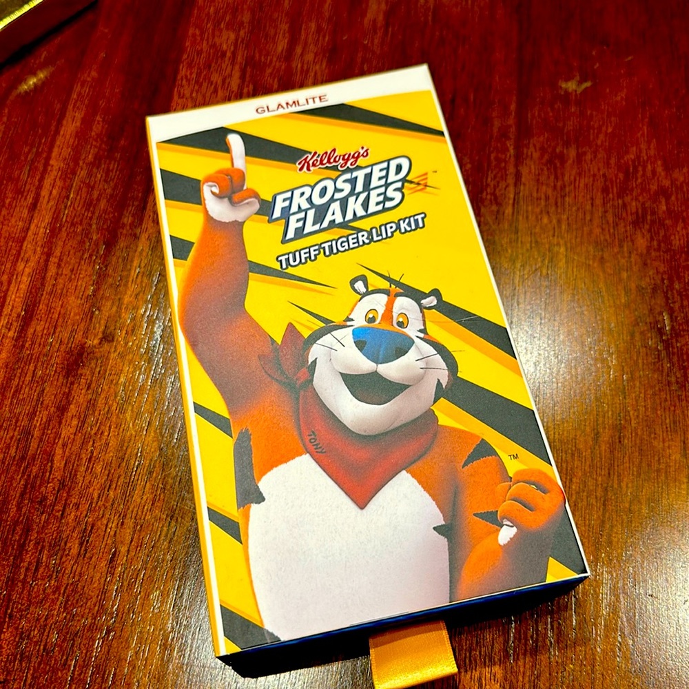 Glamlite Frosted Flakes Tuff Tiger lip kit